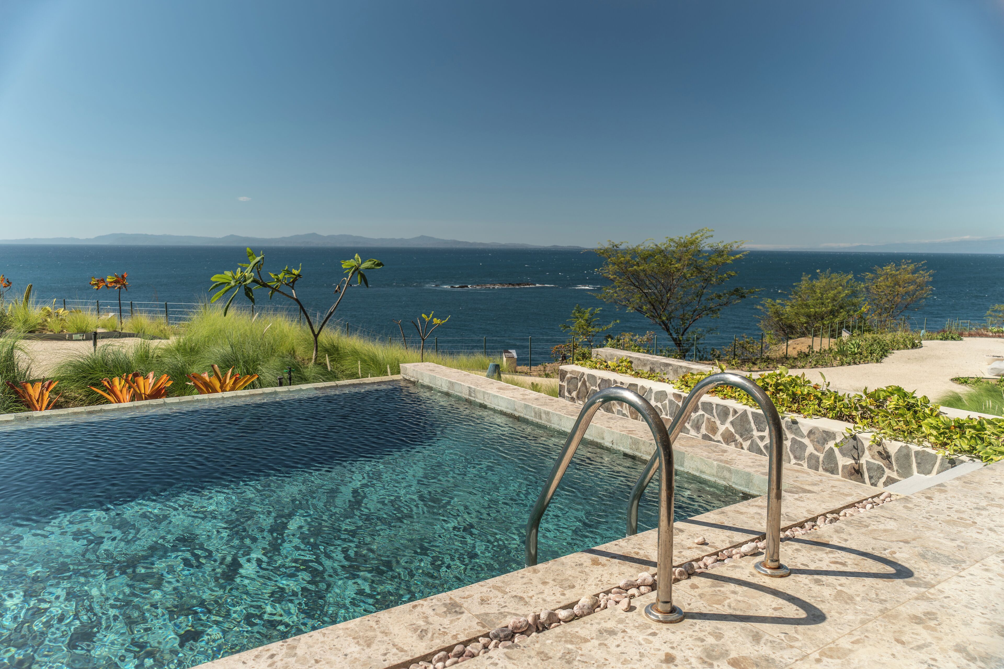 Luxury Condo, Ocean View | Teres/patio