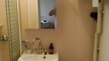 Douche, baignoire Ă jets