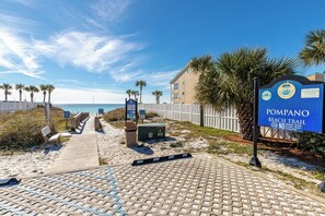 Property grounds - 🏖️Steps to Beach and Pool-Grand Caribbean West 109🏖️ (Destin)