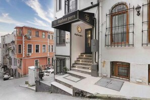 Exterior detail - Daphne Pera Lotus Room 1 Guest (Beyoglu)