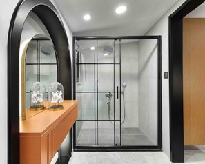 Shower, hair dryer, towels, soap - Daphne Suite ; Comfort & Privacy (Beyoglu)