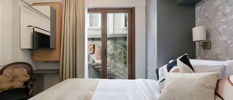 مكواة/لوح كي وواي فاي وملاءات أسرّة