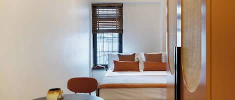 مكواة/لوح كي وواي فاي وملاءات أسرّة