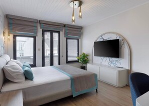 Iron/ironing board, WiFi, bed sheets - The One Taksim 105 Room, Comfort & Privacy (Beyoglu)