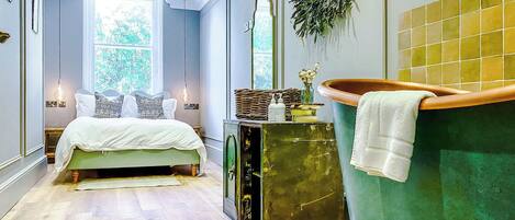 3 عدّة غرف نوم ومكواة/لوح كي وسرير سفر وواي فاي