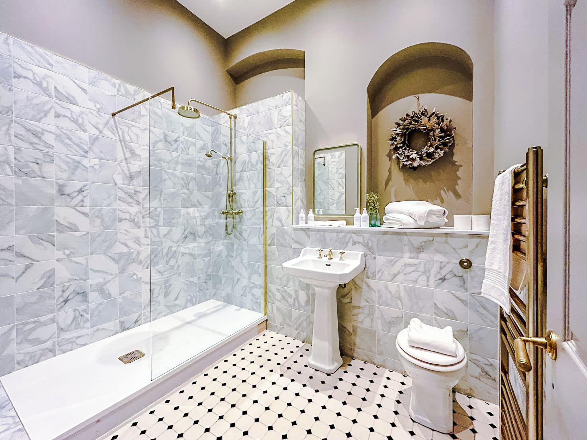 Shower, hair dryer, shampoo