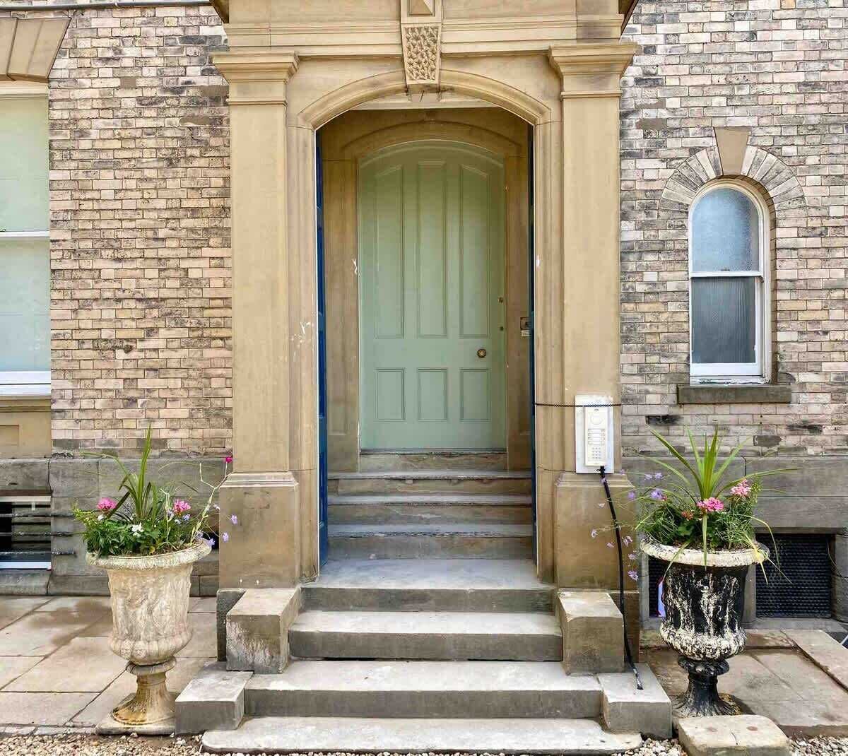 تفاصيل الفندق من الخارج