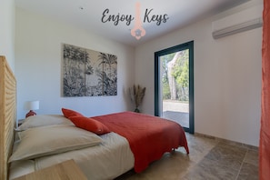 Strykejern/-brett, wi-fi og sengetøy