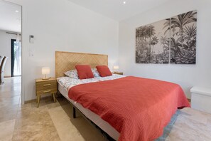 1 bedroom, iron/ironing board, WiFi, bed sheets - La Volière du Pesquier (Pélissanne)