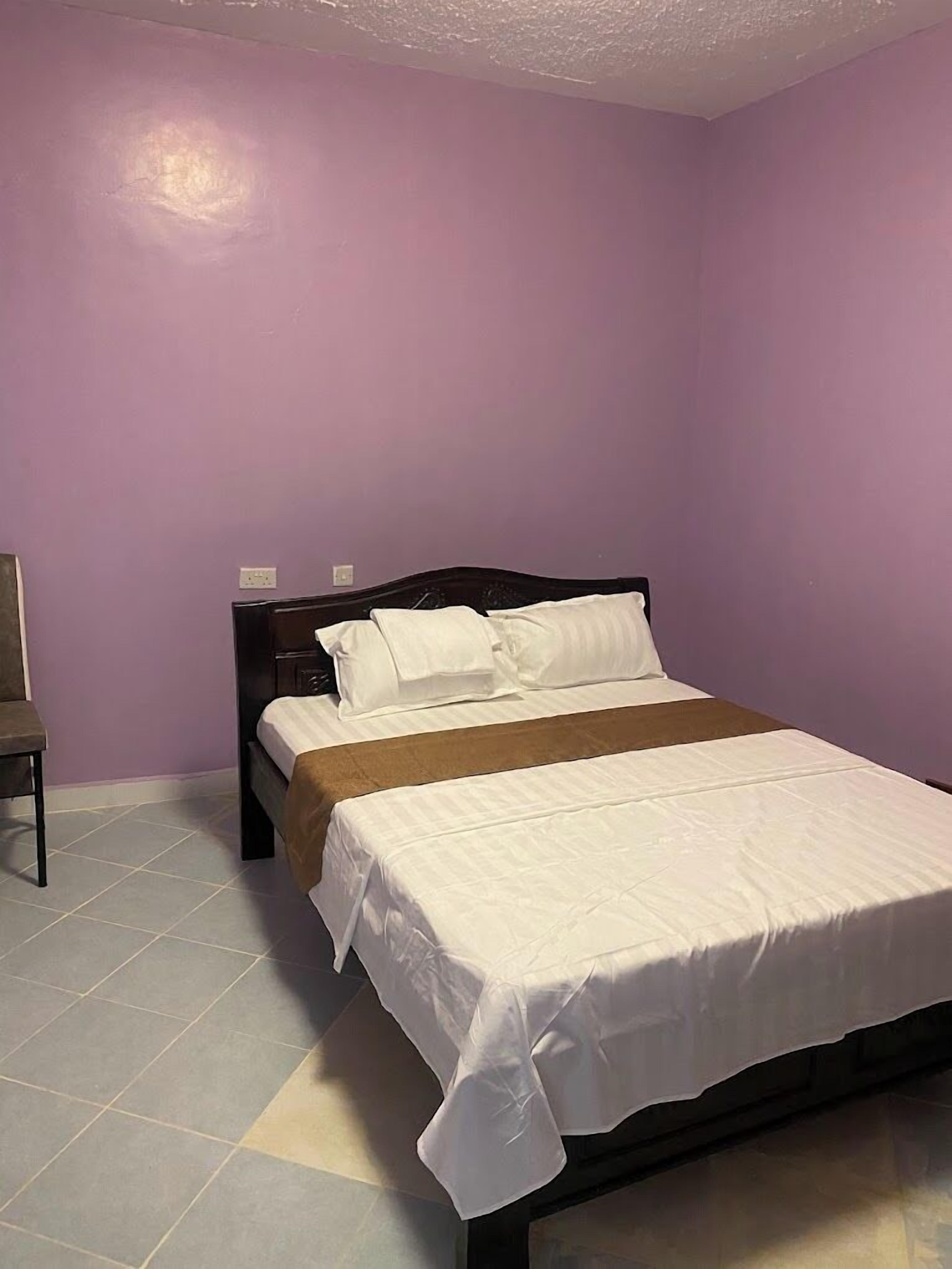 Free WiFi, bed sheets