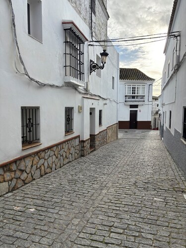 Accommodation 30 minutes from Cadiz-Jerez-beaches, good food and tranquility.