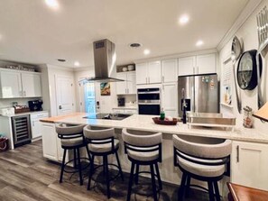 Mikrobølgeovn, ovn, kogeplade, opvaskemaskine