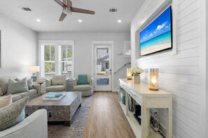 Smart TV, offices - Turquoise Turtle 30A Seacrest FL Pool, Beach Tram (Rosemary Beach)