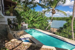 Pool - A Casa do Lago: comfort, nature and unforgettable moments on the shore of the water (Romana)
