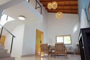 Interior - A Casa do Lago: comfort, nature and unforgettable moments on the shore of the water (Romana)