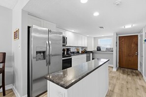 Private kitchen - Ponce de Leon Towers 207 (New Smyrna Beach)