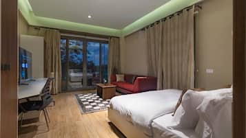 Bureau, espace de travail pour ordinateur portable