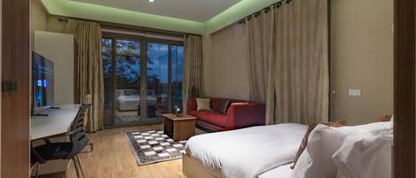 Escritorio y espacio para trabajar con laptop