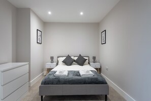 1 bedroom, iron/ironing board, free WiFi, bed sheets - Chic 1Bed in Hull City Centre near Hull College (Hull)