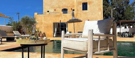 Piscine extérieure, piscine chauffée