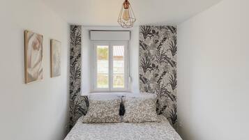 Fer et planche Ă repasser, Wi-Fi, draps fournis