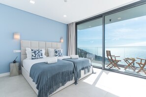 4 habitaciones, tabla de planchar con plancha y cuna de viaje 