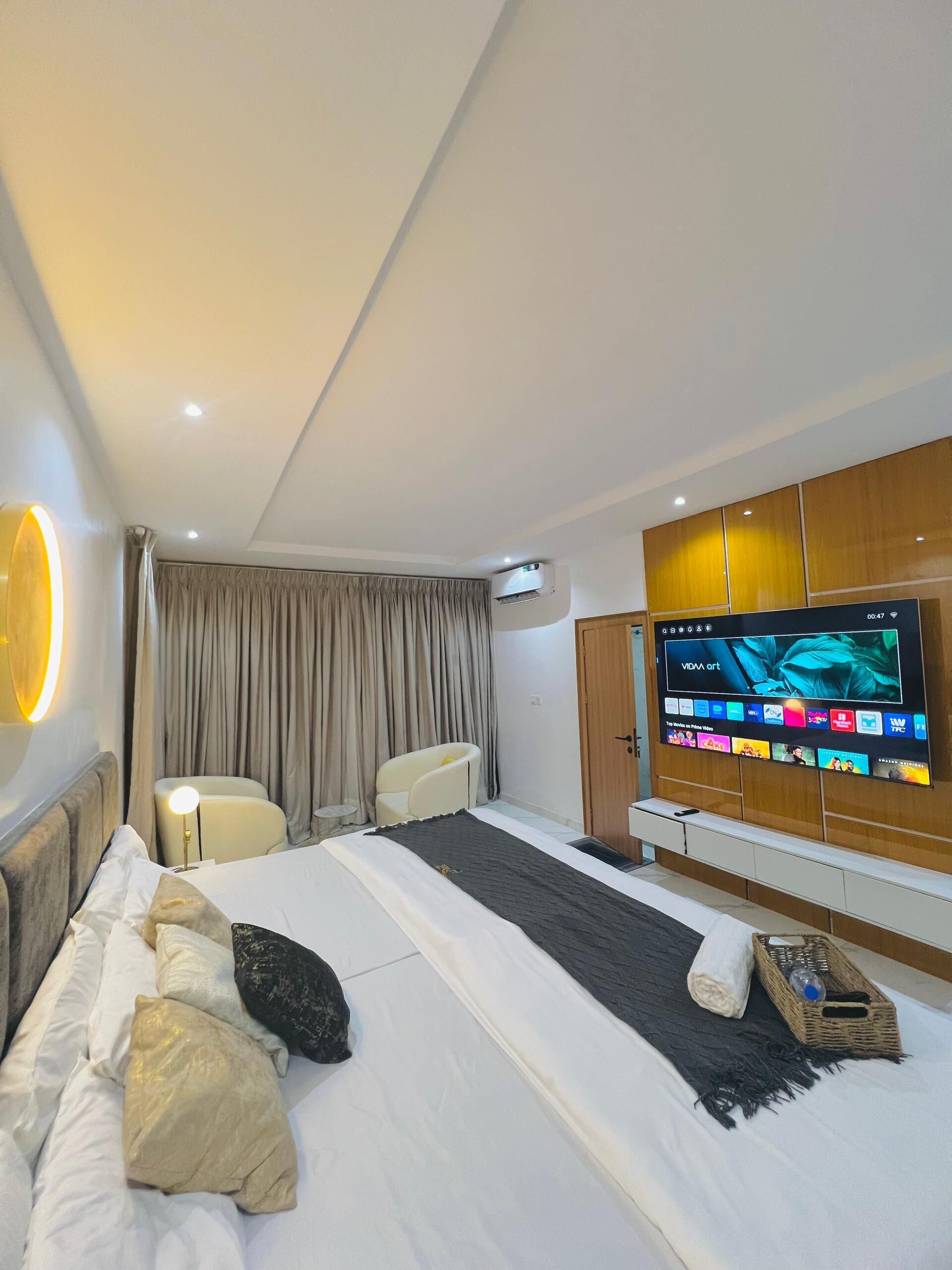 Iron/ironing board, free WiFi