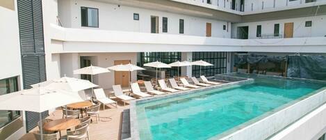 Outdoor pool, a heated pool