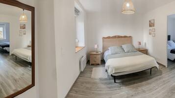 2 bedrooms, iron/ironing board, WiFi, bed sheets