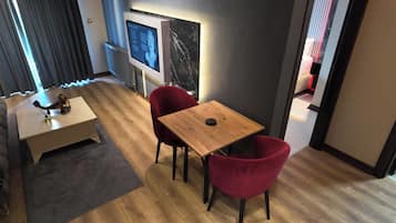 Double Room, Balcony, City View | Interior