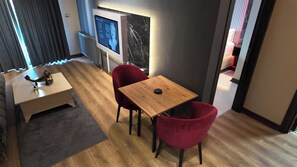 Double Room, Balcony, City View | Interior