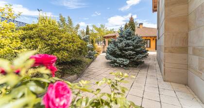 Landhaus 'Dehesa de Santa Ursula 1' mit Garten und Balkon