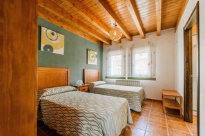 2 bedrooms, bed sheets