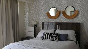 Luxury House, Non Smoking, Private Pool | Blackout curtains, free WiFi