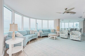 Smart TV, ping pong, books, video library - Oceanfront | Pool | Tennis | Peck Plaza 10SE (Daytona Beach)