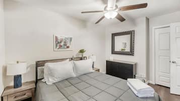 Strykejern/-brett, wi-fi og sengetøy