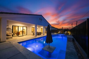 Pool - Luxury Casa Encantada | Pool, Game Room, Gym | Sleeps 14 (Lake Havasu City)