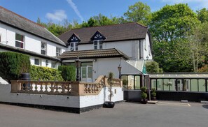 Exterior - Ashley Court Hotel (Andover)