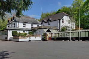 Exterior - Ashley Court Hotel (Andover)