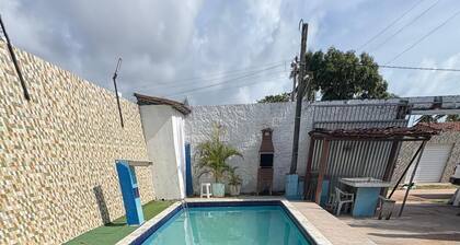 House with a first floor and swimming pool in São José da Coroa Grande, 300 meters from the beach.
