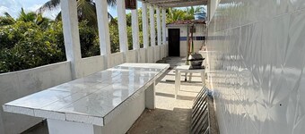 House with a first floor and swimming pool in São José da Coroa Grande, 300 meters from the beach.