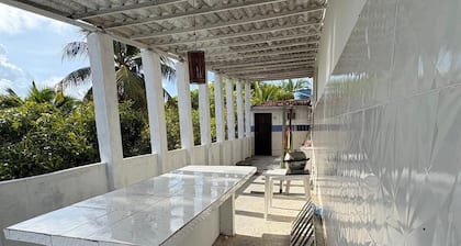 House with a first floor and swimming pool in São José da Coroa Grande, 300 meters from the beach.