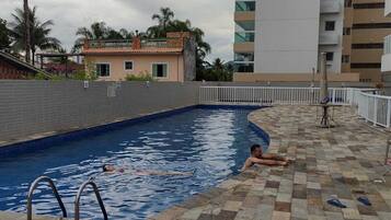 Piscina externa, piscina aquecida