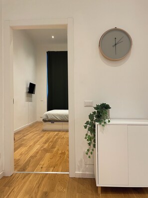 WiFi, bed sheets - Russo 15 - Modern one-bedroom apartment in central Milan neighborhood (Milano)