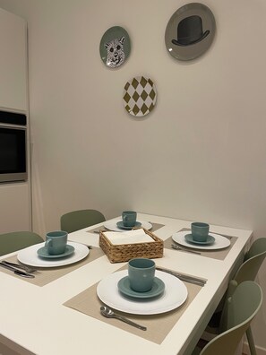 Dining - Russo 15 - Modern one-bedroom apartment in central Milan neighborhood (Milano)