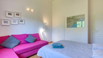 1 bedroom, iron/ironing board, WiFi, bed sheets