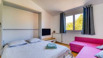 2 chambres, fer et planche Ă repasser, Wi-Fi, draps fournis
