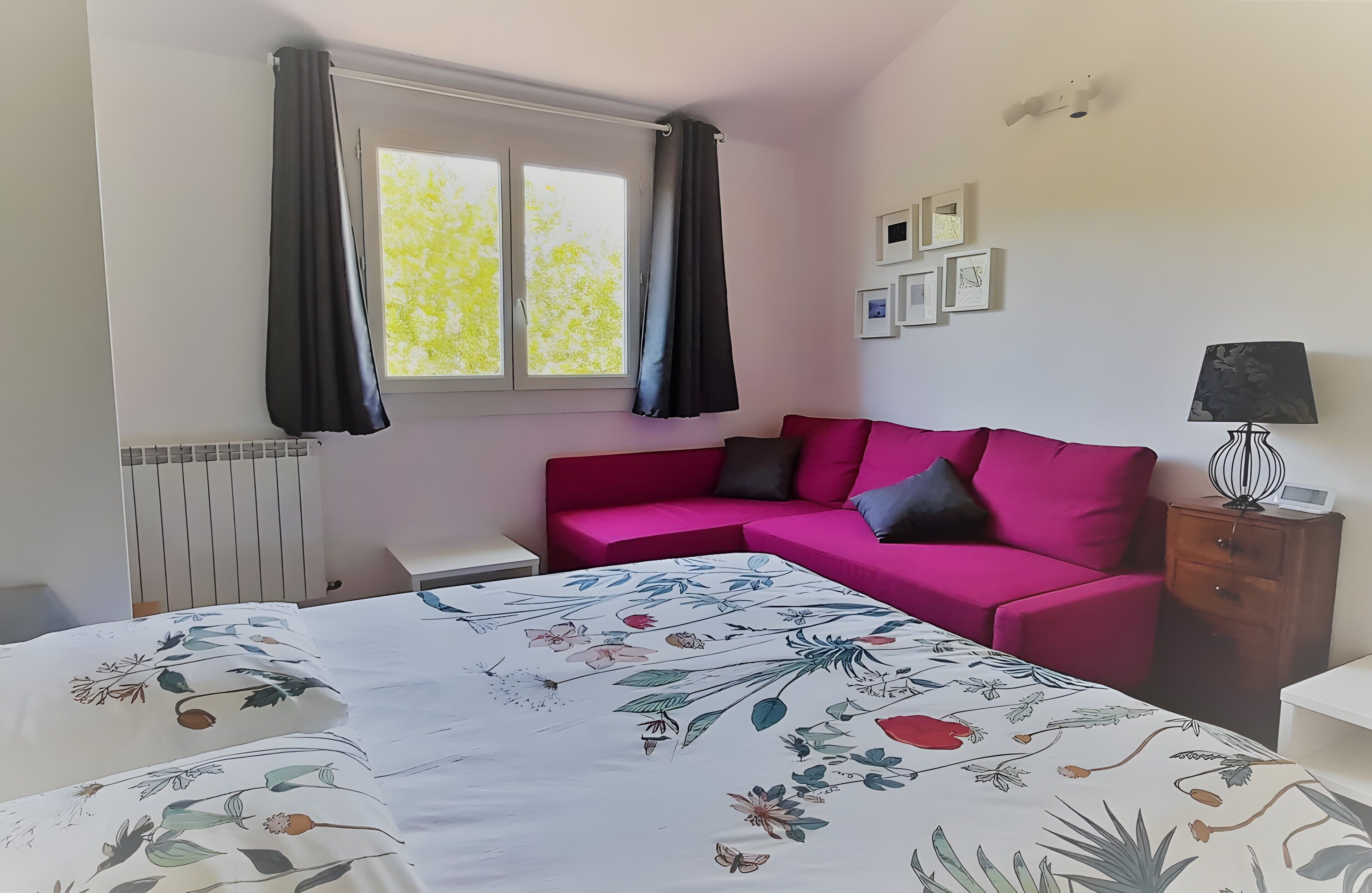 2 chambres, fer et planche à repasser, Wi-Fi, draps fournis