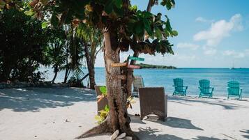 Aan het strand, wit zand, 3 strandbars
