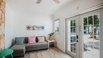 Suite estudio, vistas a la playa | Zona de estar